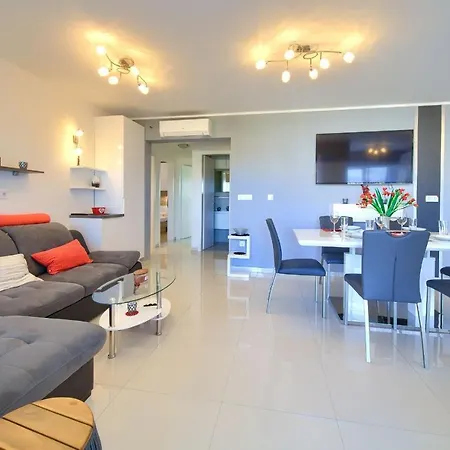 Crystal Aura Apartment Malinska