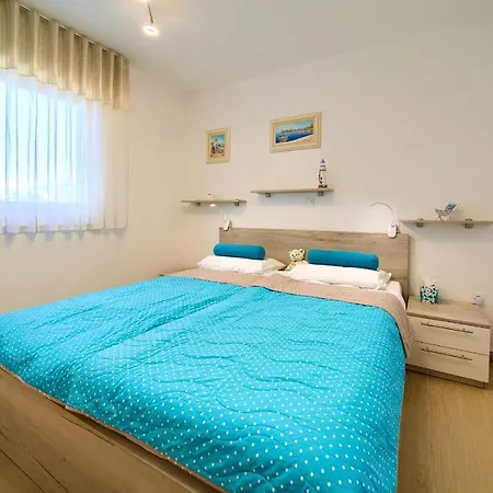 Crystal Aura * Malinska